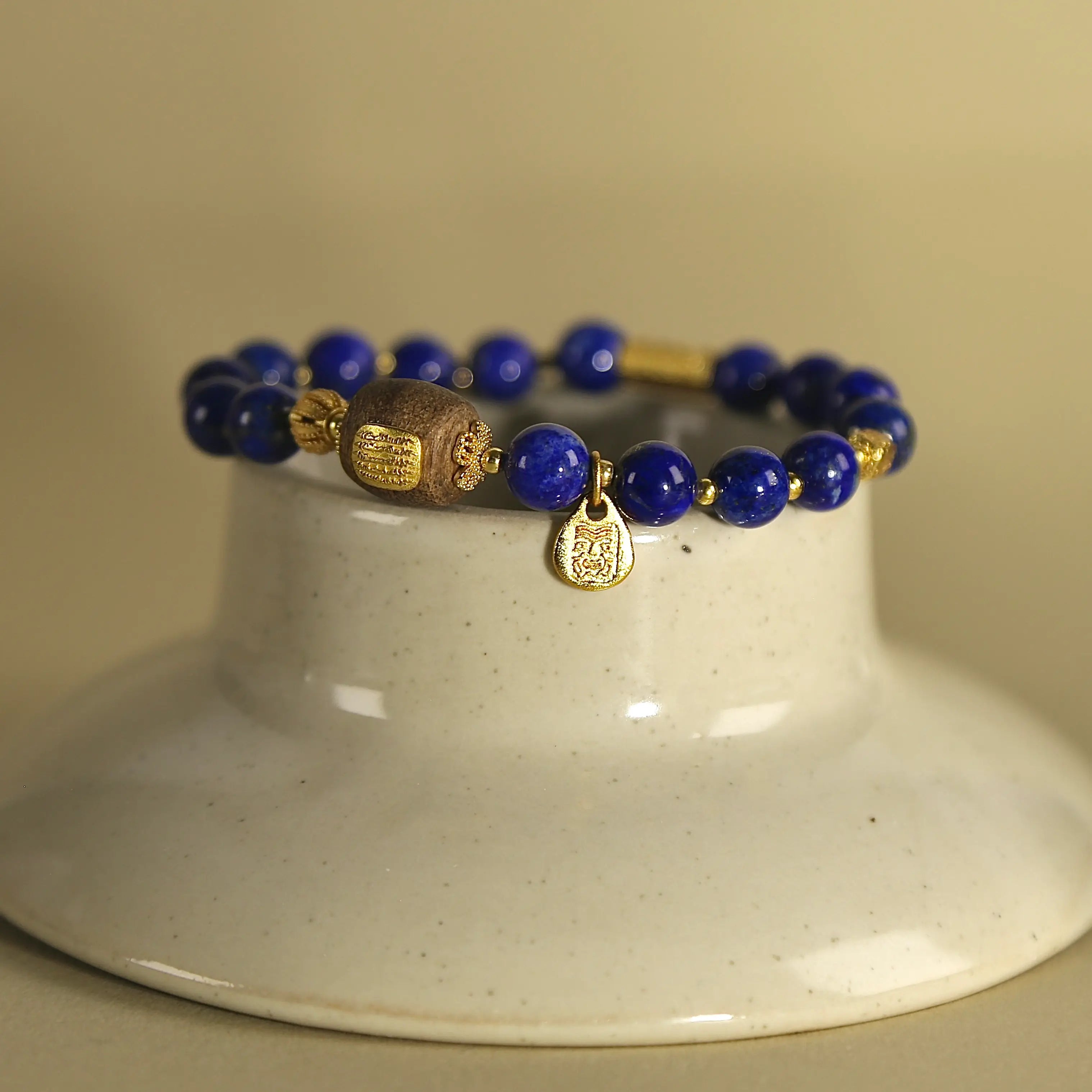 7.5mm Lapis Lazuli Bracelet with Six-Word Mantra Agarwood Bead
