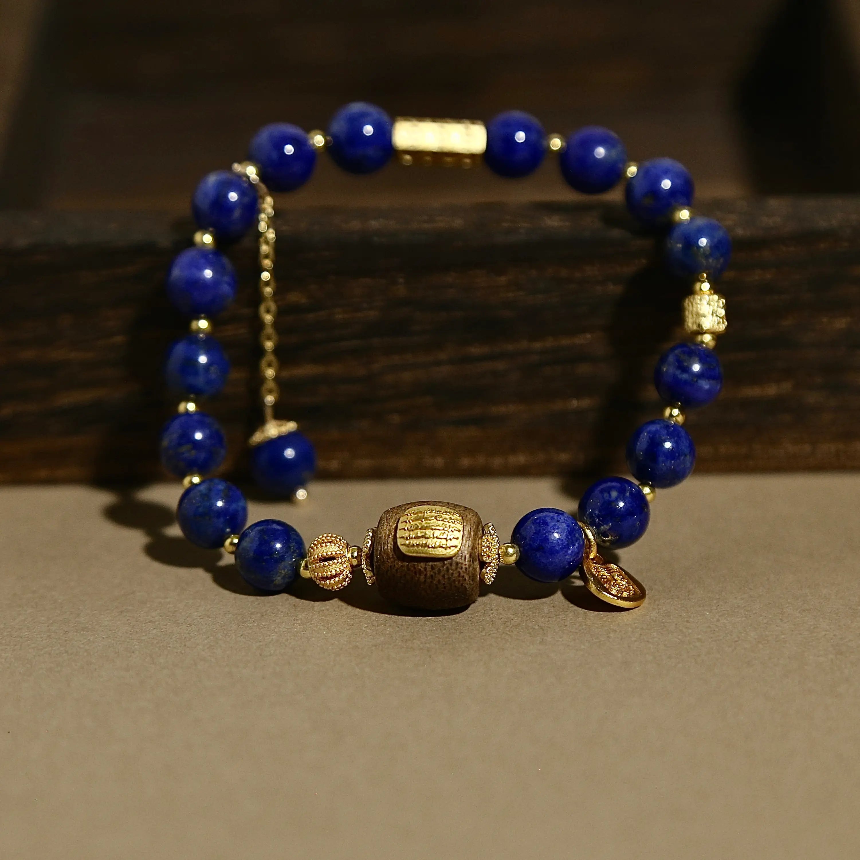 7.5mm Lapis Lazuli Bracelet with Six-Word Mantra Agarwood Bead