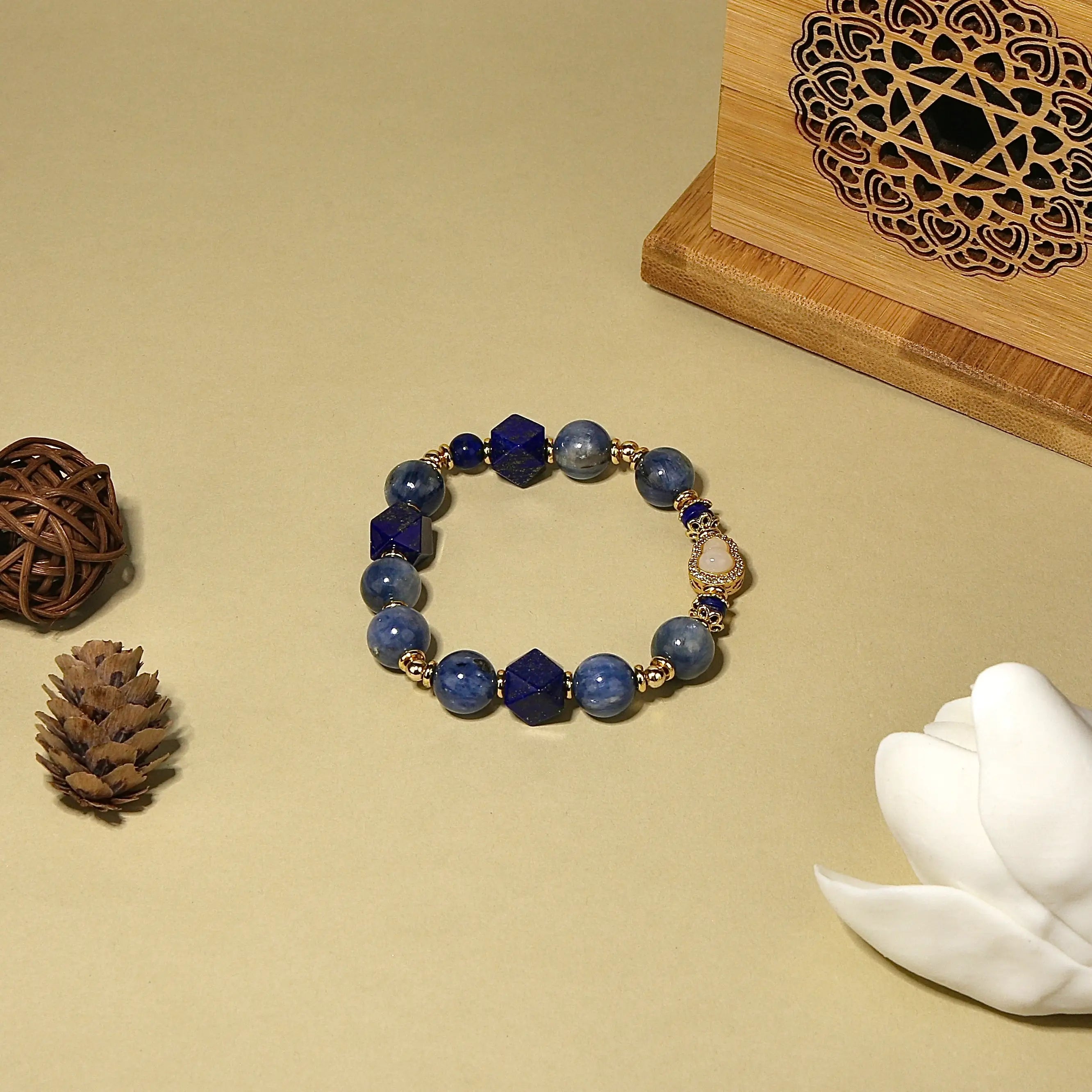7mm Lapis Lazuli Bracelet with White Agate Inlay