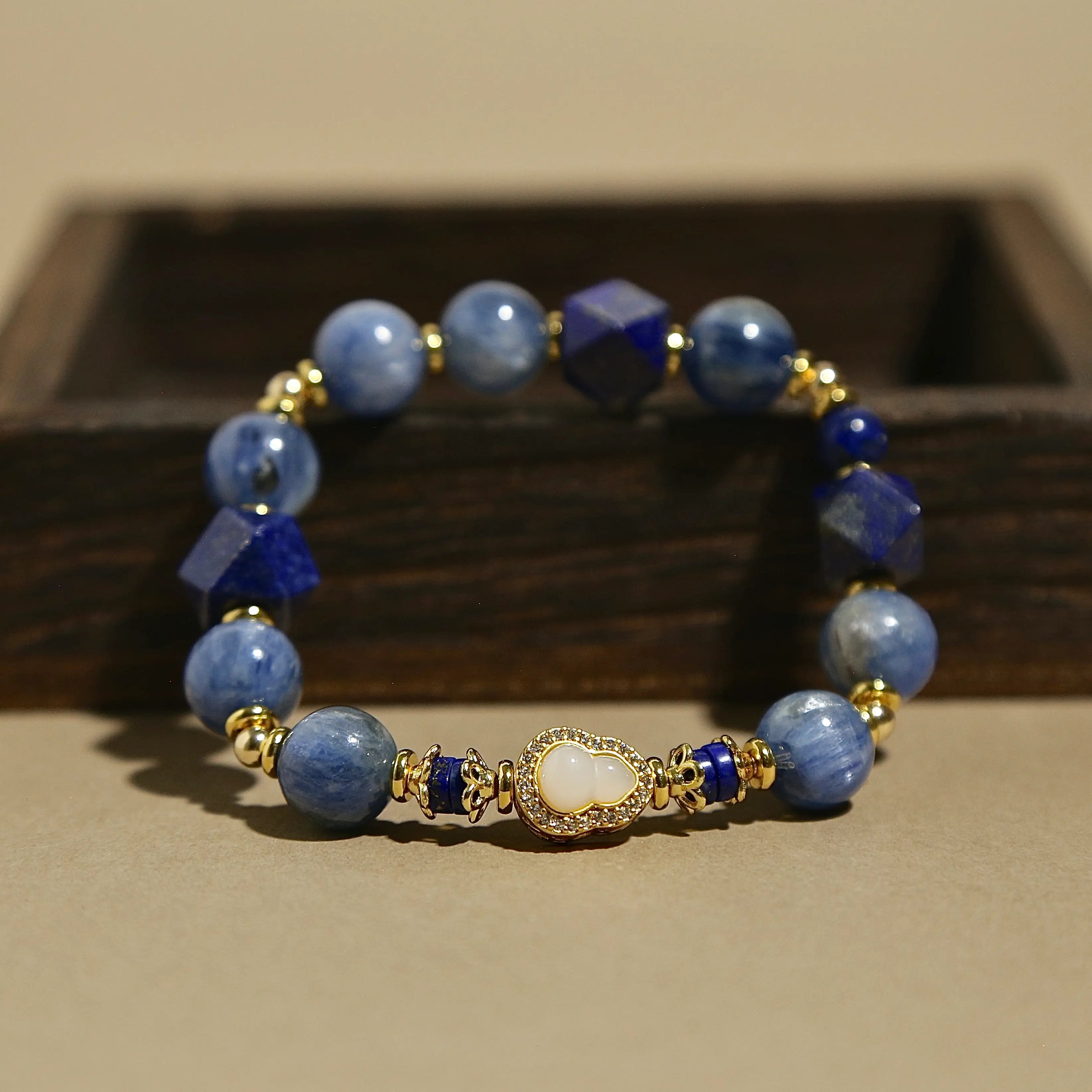 7mm Lapis Lazuli Bracelet with White Agate Inlay