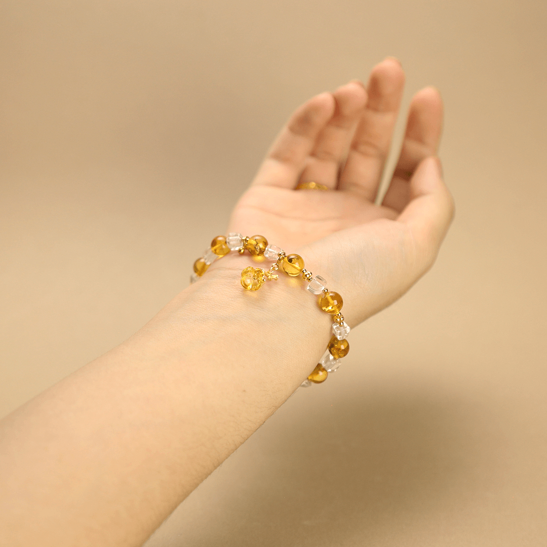8mm Flower Amber Bracelet with Golden Osmanthus Amber Pendant