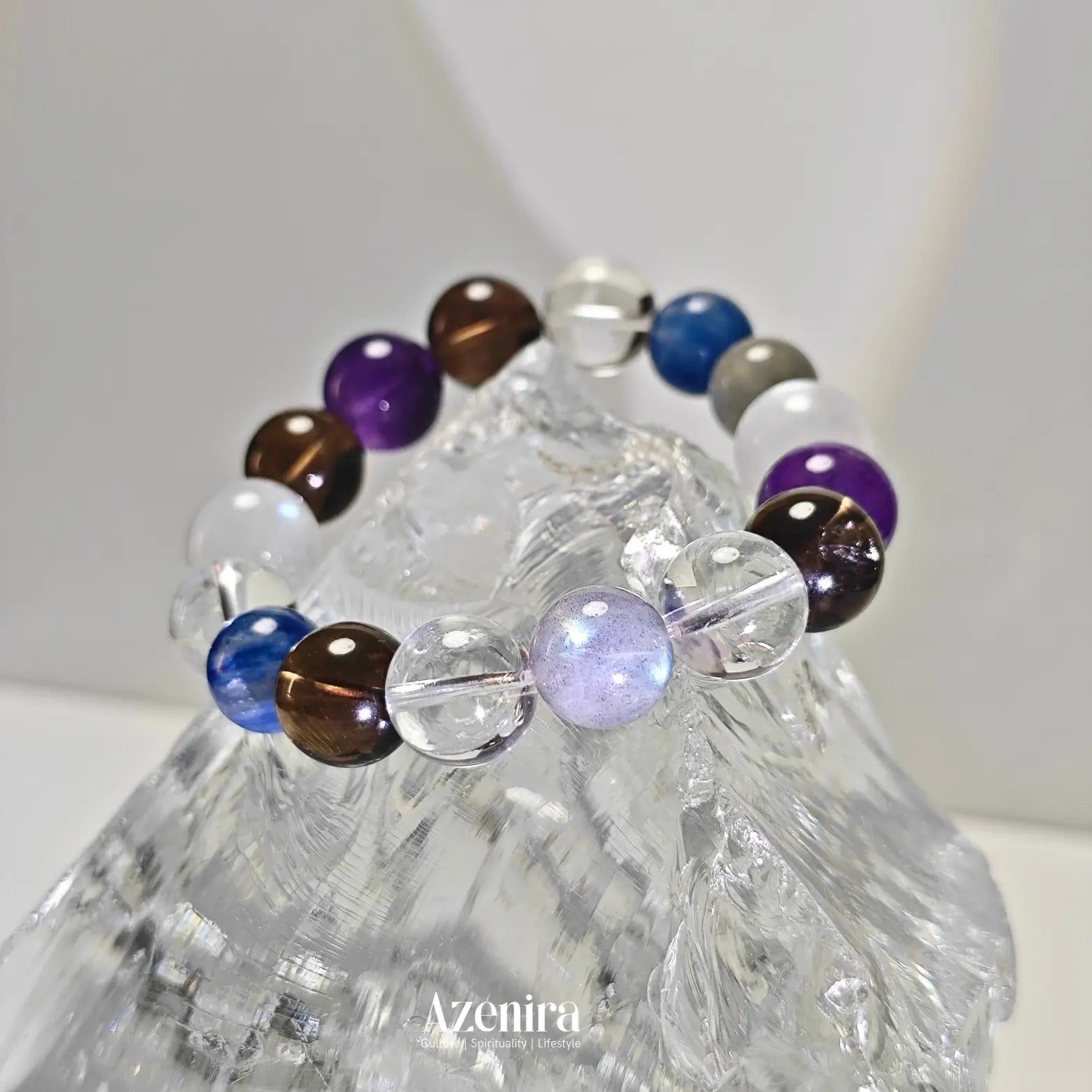 Aquarius Zodiac Crystal Bracelet with Aquamarine, Kyanite, Labradorite and Moonstone,Designed for Healing and Meditation,Fine Gifts.